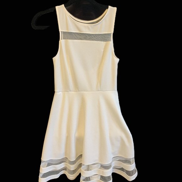 Monteau LA White Dress - Picture 3 of 16